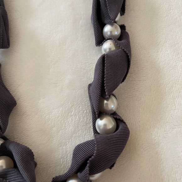 Iconic Lanvin Ribbon Pearls - Picture 5 of 8
